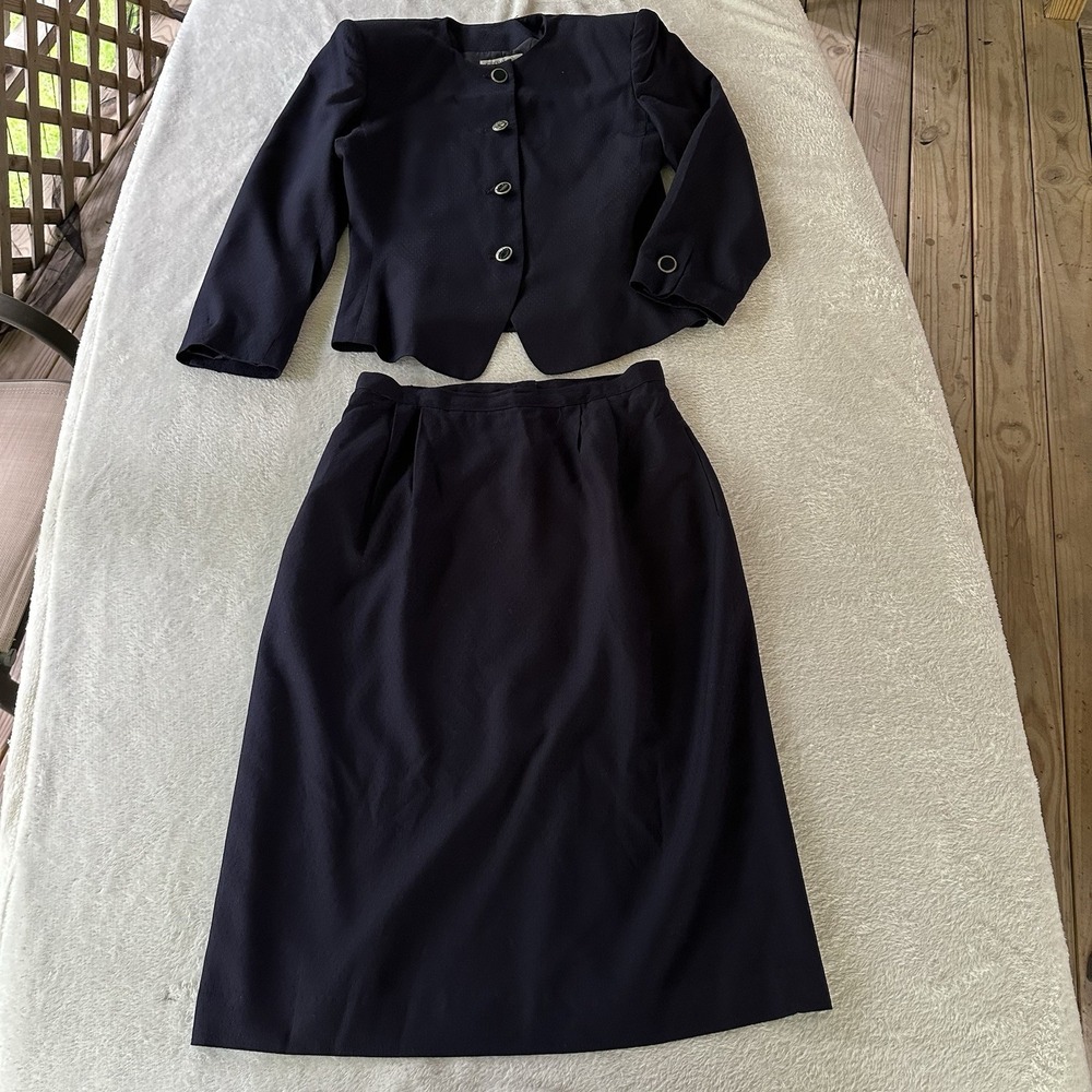Sterling Cooper London NY Women Size 12 Suit 2pc Skirt Jacket Navy‎ Knee Length
